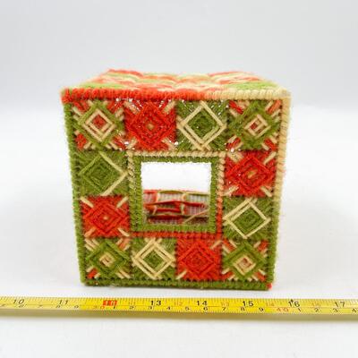 VINTAGE NEEDLEPOINT TISSUE BOX COVER
