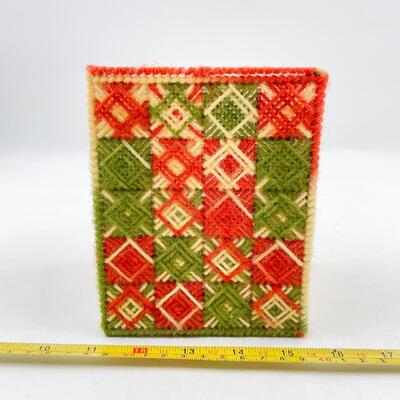 VINTAGE NEEDLEPOINT TISSUE BOX COVER
