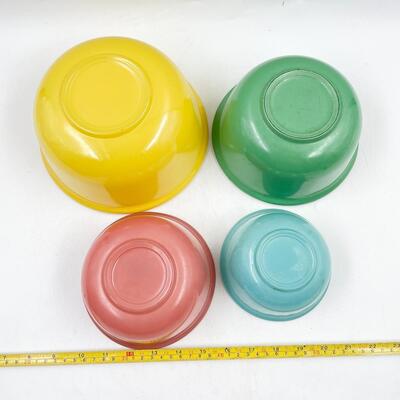 COLORFUL GLASS MIXING BOWLS - 5â€-8â€
