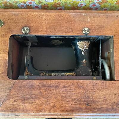 ANTIQUE SINGER SEWING CABINET & SINGER SPHINX SEWING MACHINE