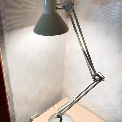 VINTAGE LARGE METAL ARCHITECT DESK LAMP