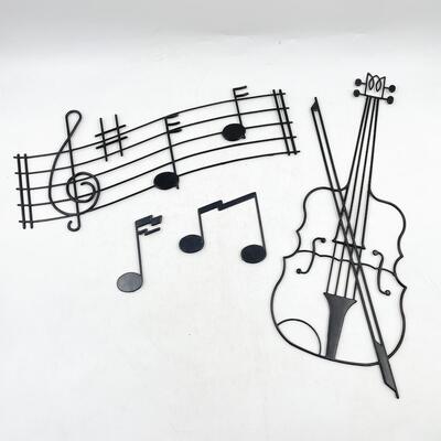 PLASTIC VIOLIN & MUSIC NOTES WALL ART