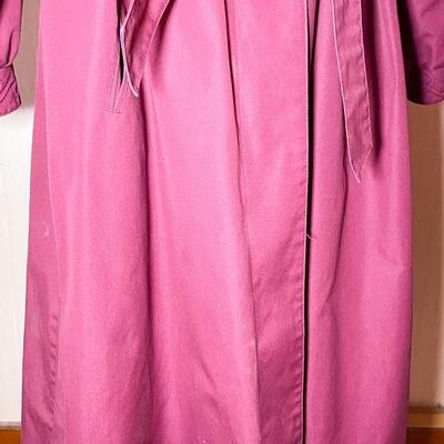 VINTAGE LONDON FOG MAINCOATS MAROON TRENCH COAT - WOMENâ€™S 8 REG