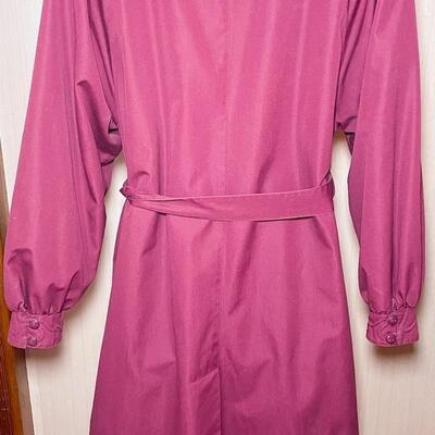 VINTAGE LONDON FOG MAINCOATS MAROON TRENCH COAT - WOMENâ€™S 8 REG