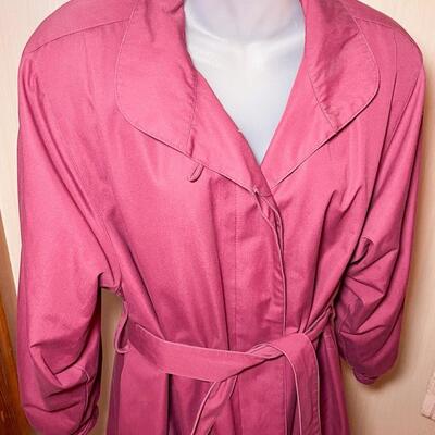 VINTAGE LONDON FOG MAINCOATS MAROON TRENCH COAT - WOMENâ€™S 8 REG