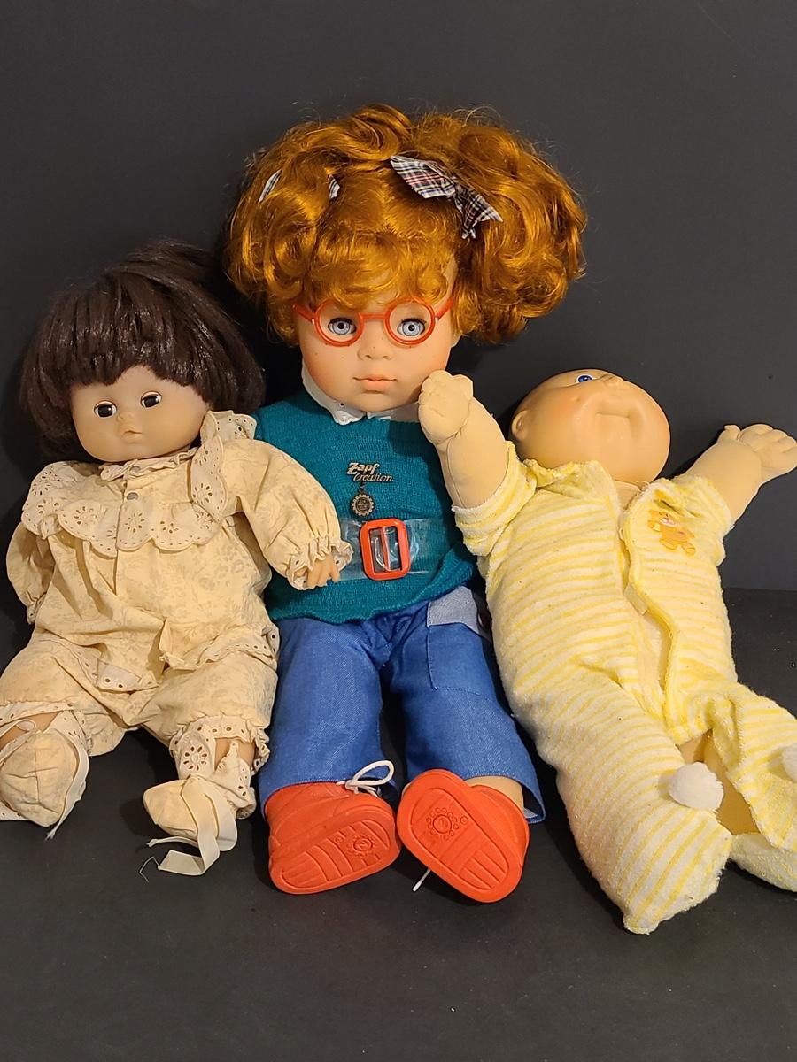 Lot 359 Vintage Dolls Zapf, Cabbage Patch, Clodrey