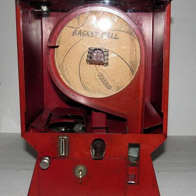 Working Early 1950s 1 Cent Basketball Gumball Vending Machine with Both Keys