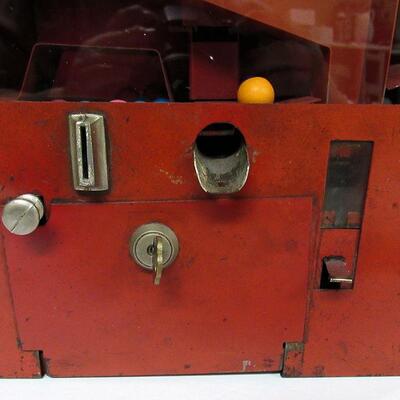 Working Early 1950s 1 Cent Basketball Gumball Vending Machine with Both Keys