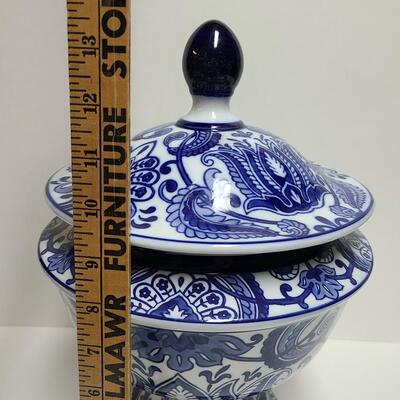 Lot 127: Blue and White Home Decor (Pier One and More)