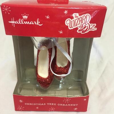 Wizard of oz. ruby Slippers. Ornament