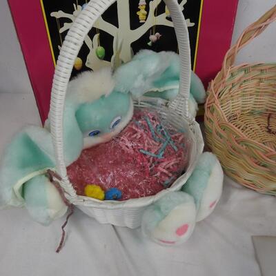 Easter Lot: Baskets, Wooden Easter Tree, Stuffed Bunny