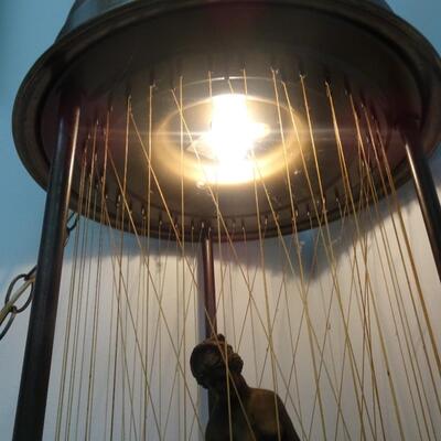 LOT  91. VINTAGE HANGING OIL LAMP