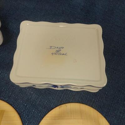 LOT 93. HOME DECOR AND PLATES