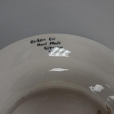 LOT 93. HOME DECOR AND PLATES