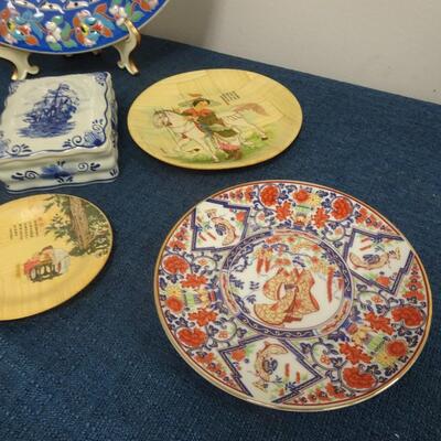 LOT 93. HOME DECOR AND PLATES