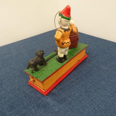 LOT 99.  VINTAGE DIE CAST METAL TRICK DOG  BANK