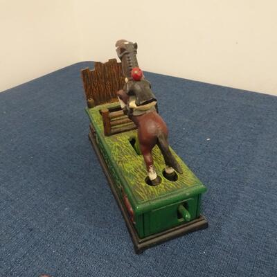 LOT 101.  VINTAGE DIE CAST METAL SHOW JUMPER BANK