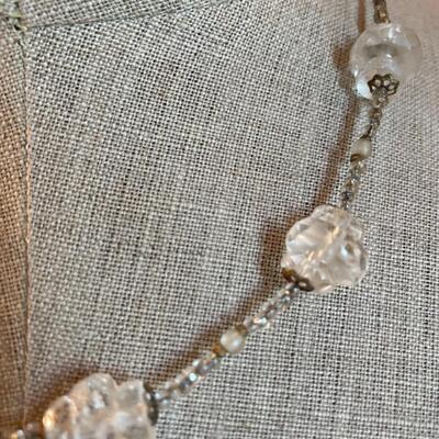 ST VINTAGE CLEAR GLASS NECKLACE