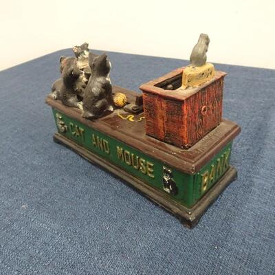 LOT 102  VINTAGE DIE CAST METAL CAT AND MOUSE BANK