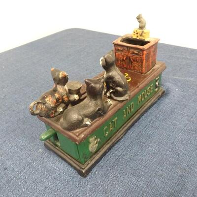 LOT 102  VINTAGE DIE CAST METAL CAT AND MOUSE BANK