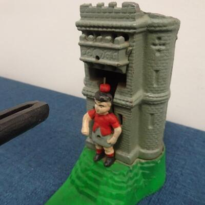 LOT 105.  VINTAGE DIE CAST WILLIAM TELL METAL BANK