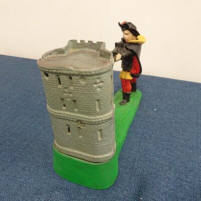 LOT 105.  VINTAGE DIE CAST WILLIAM TELL METAL BANK