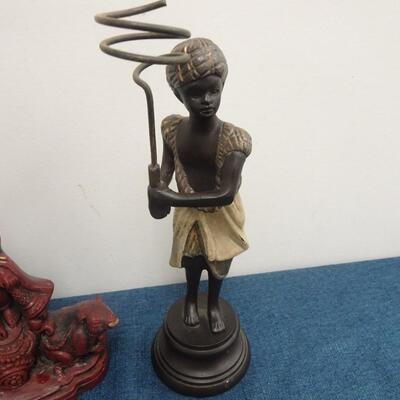 LOT 106. COLLECTION OF HOME DECOR