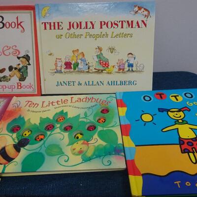 LOT 108.  COLLECTION OF KIDS BOOKS