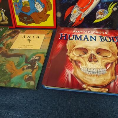 LOT 110  COLLECTION OF KIDS BOOKS