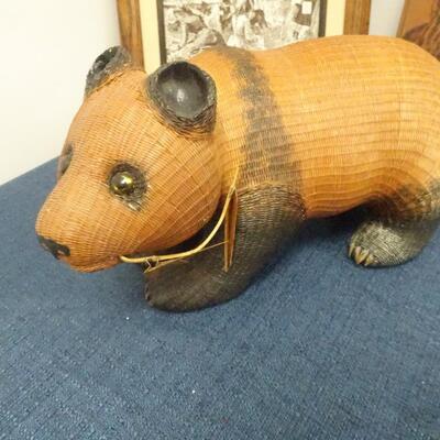 LOT 111. HOME DECOR