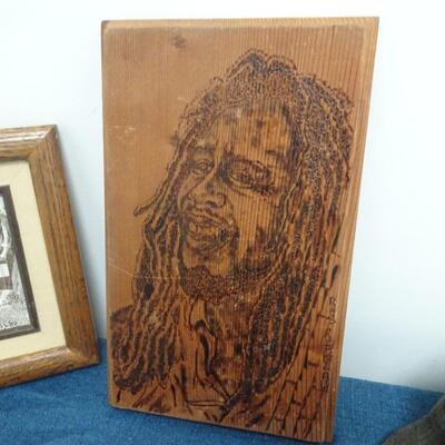 LOT 111. HOME DECOR