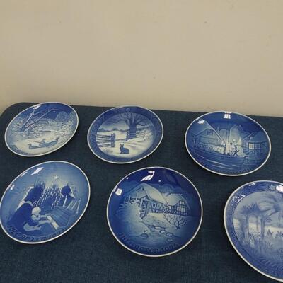 LOT 114. COLLECTION OF BING & GRONDAHL CHRISTMAS PLATES SET OF 6
