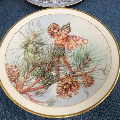 LOT 116. VARIETY OF DECORATIVE PLATES