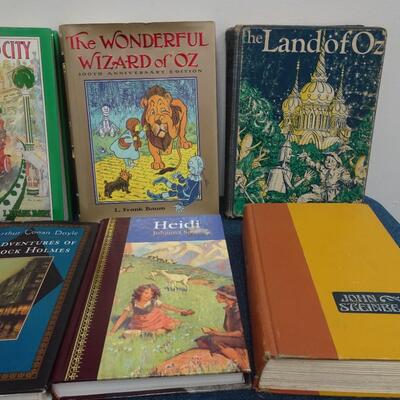 LOT 122 COLLECTION OF BOOKS