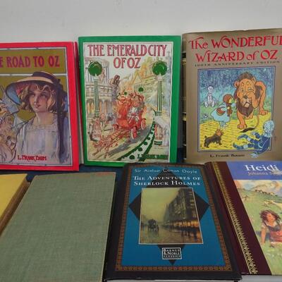 LOT 122 COLLECTION OF BOOKS