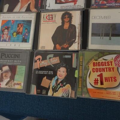 LOT 124. COLLECTION OF A VARIETY OF AUDIO CD'S