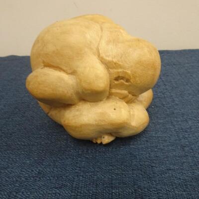LOT 128. LIDDED WOOD BOWL WITH WOOD CARVING FIGURINE