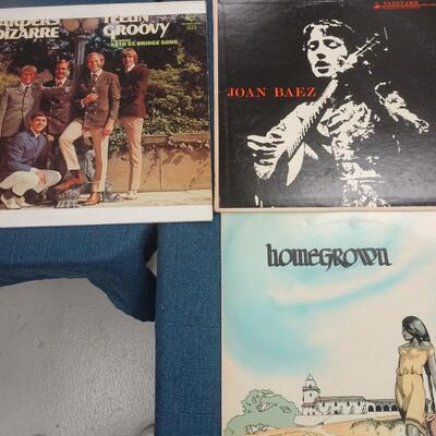 LOT 135. VARIETY OF ALBUMS (20 ALBUMS ALBUMS COVERS FROM POOR TO GOOD CONDITION)