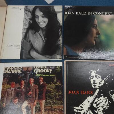 LOT 135. VARIETY OF ALBUMS (20 ALBUMS ALBUMS COVERS FROM POOR TO GOOD CONDITION)