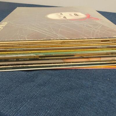 LOT 136 (20 ALBUMS ALBUMS COVERS FROM POOR TO GOOD CONDITION)