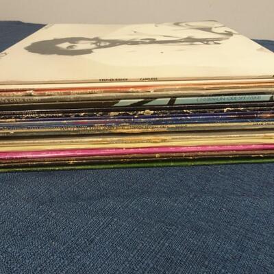 LOT 137 (20 ALBUMS ALBUMS COVERS FROM POOR TO GOOD CONDITION)