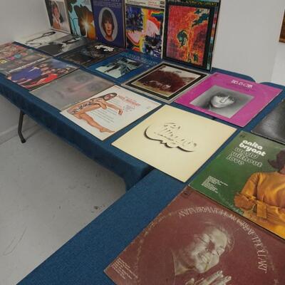 LOT 137 (20 ALBUMS ALBUMS COVERS FROM POOR TO GOOD CONDITION)