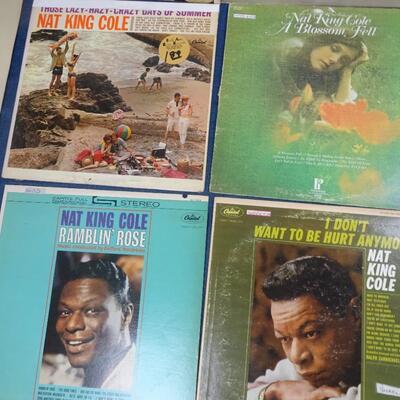 LOT 138 (20 ALBUMS ALBUMS COVERS FROM POOR TO GOOD CONDITION)