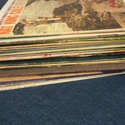 LOT 138 (20 ALBUMS ALBUMS COVERS FROM POOR TO GOOD CONDITION)