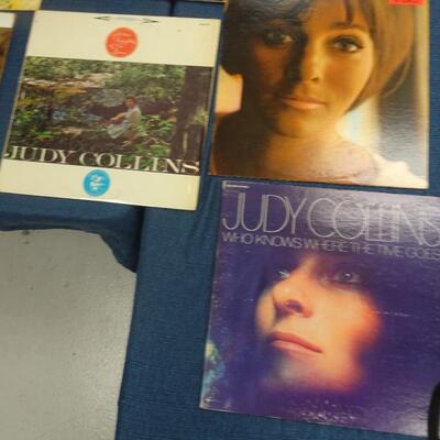 LOT 139  (20 ALBUMS ALBUMS COVERS FROM POOR TO GOOD CONDITION)
