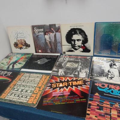 LOT 164. (10 ALBUMS ALBUMS COVERS FROM POOR TO GOOD CONDITION)