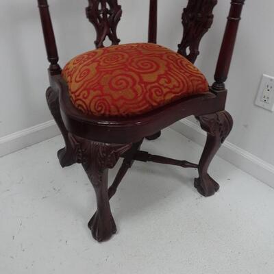 LOT 165 VINTAGE CORNER CHAIR