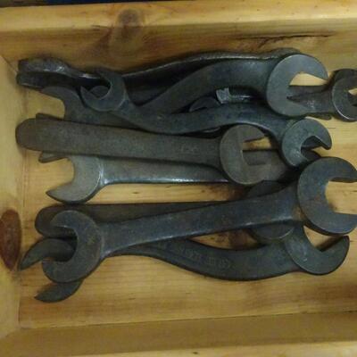 LOT 166. VINTAGE WRENCHES AND WOOD BOX