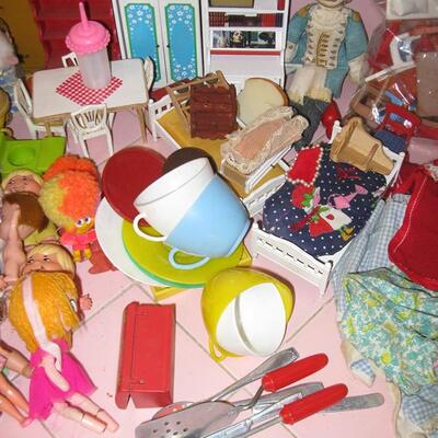 MS Lot Dolls Furniture Clothes Accessories Mattel Sunshine Playmobil Geobra Assorted
