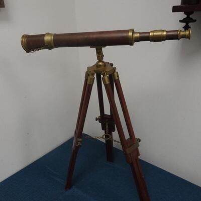 LOT 175. TABLE TOP BRASS MOUNTED TELESCOPE